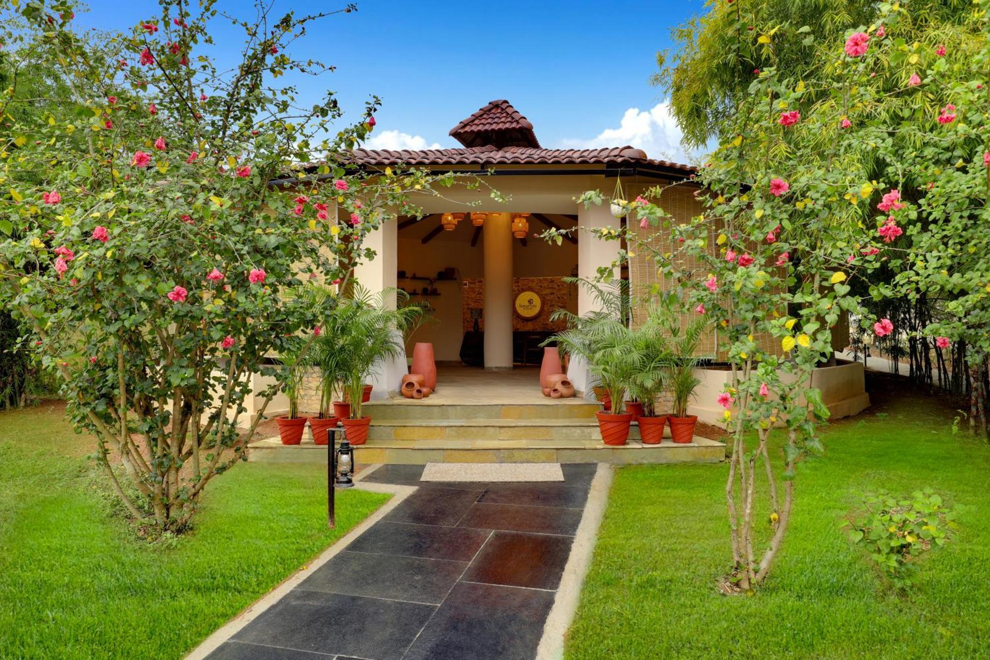 Lemon Tree Wildlife Resort, Kanha Ngoại thất bức ảnh